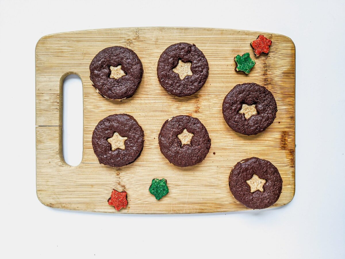 Homemade Pan di Stelle biscuits - FRIABLE COOKIES - COCOA AND HAZELNUT  COOKIES RECIPE 